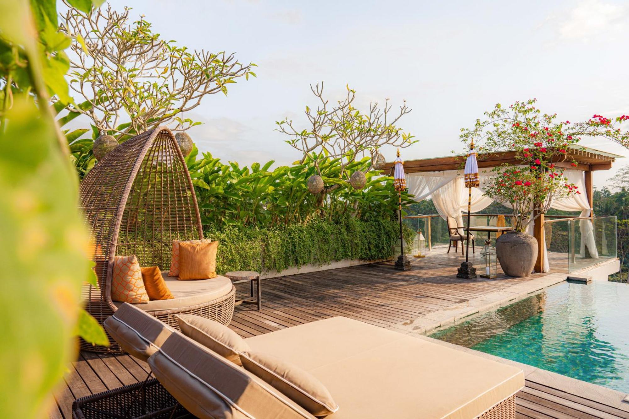 Goya Boutique Resort Ubud Esterno foto The rooftop pool at the hotel