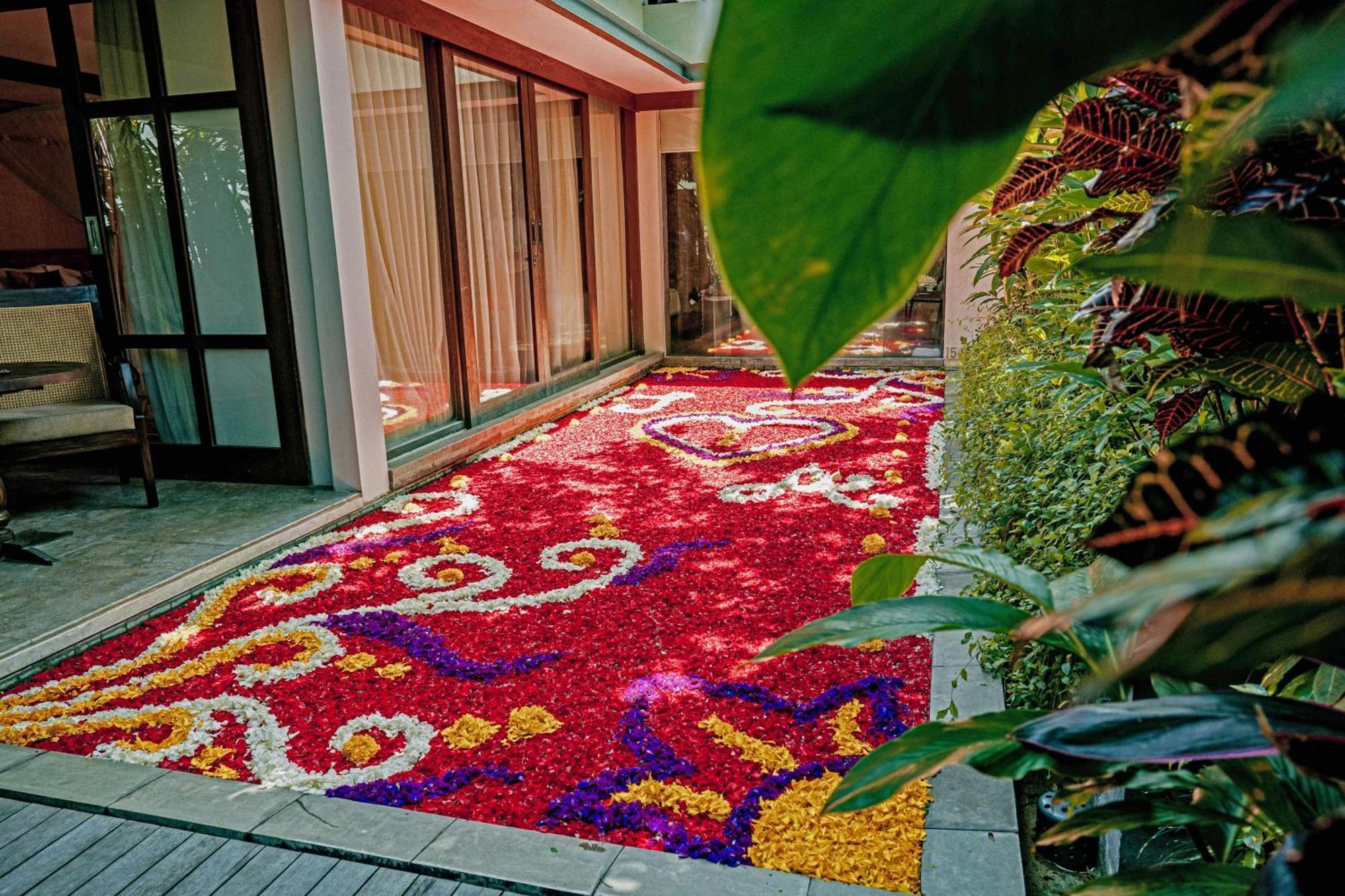 Goya Boutique Resort Ubud Esterno foto Floral carpet at a house in Kerala