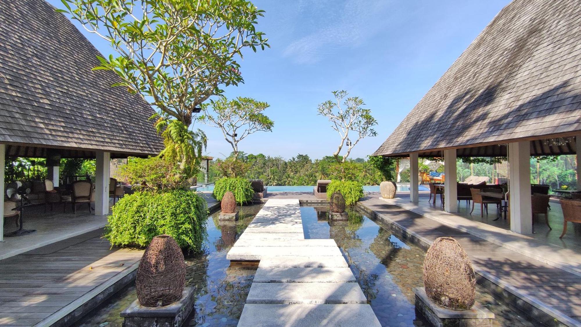 Goya Boutique Resort Ubud Esterno foto The resort's main pool
